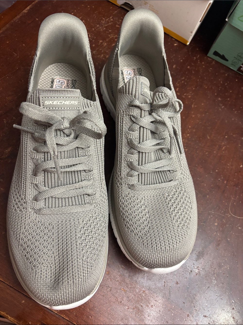 Men’s skecher hands free swift fit size 10 taupe comfort  memory foam light shoe